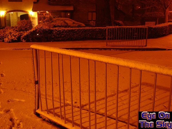 Railing snow