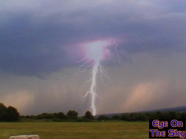 Powerful CG over Hampshire